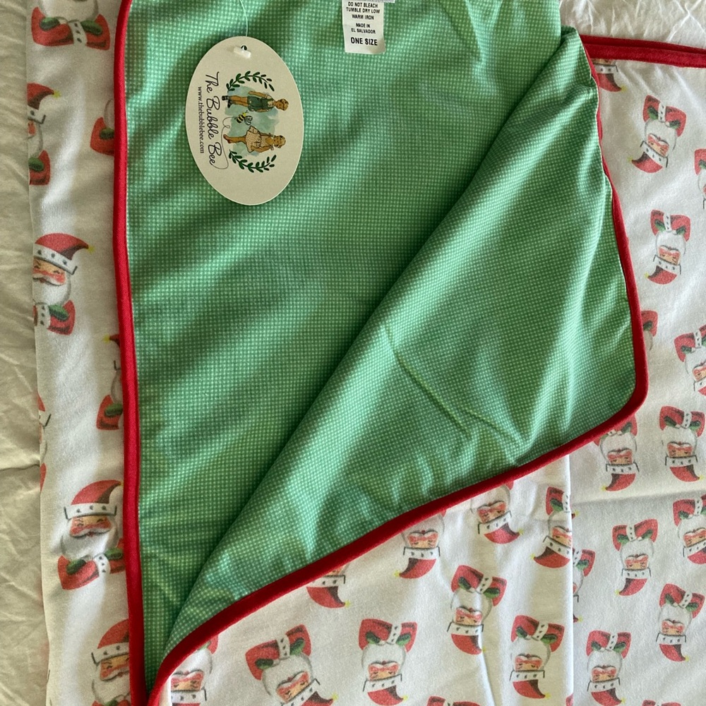 The Bubble Bee Santa Throw